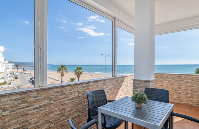 Apartment 'Vivienda Balcón de África' with Sea Views, Wi-Fi and Air Conditioning