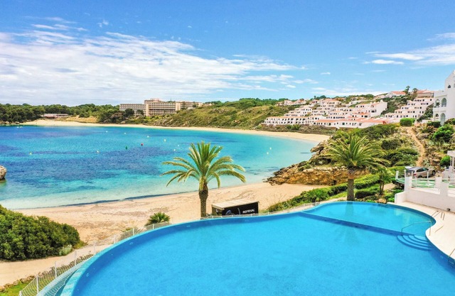 Apartment "White Sands 306" on the Beach with Sea View, Pool