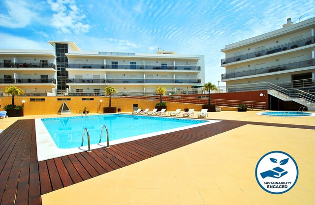 Apartment w/Jacuzzi & Pool, Albufeira