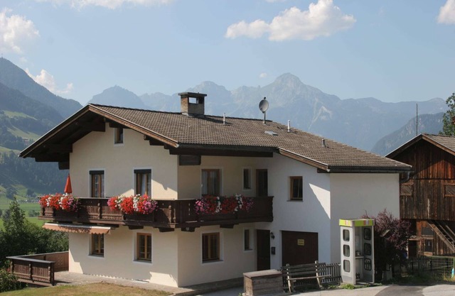 Apartment with balcony in Hart im Zillertaler