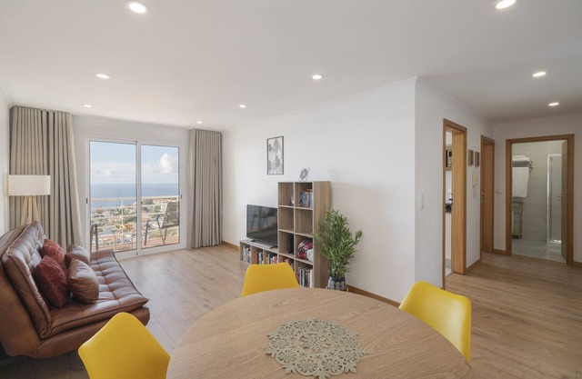 Apartment with balcony and sea view - Garajau VI