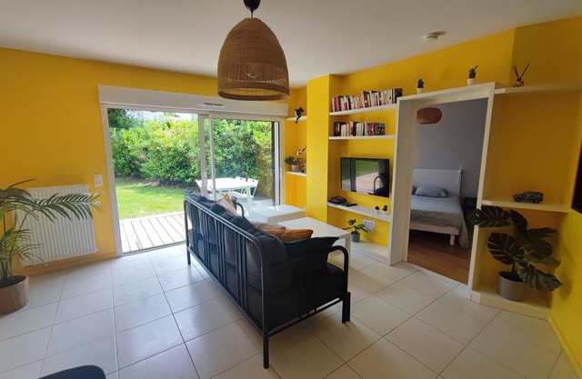 apartment with garden and private parking