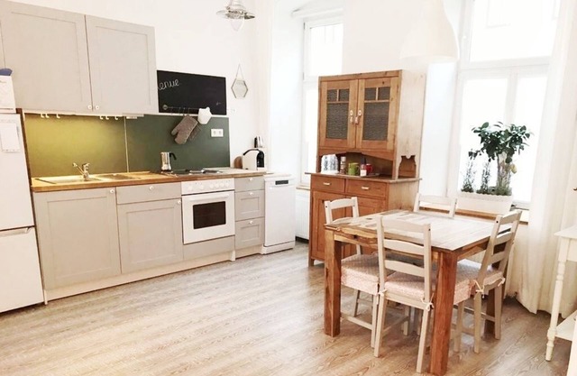 Apartment with garden + free parking lot -T1