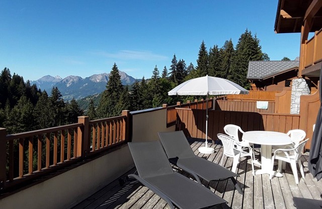 Apartment with heated pool, terrace, parking spaces and 2 bedrooms