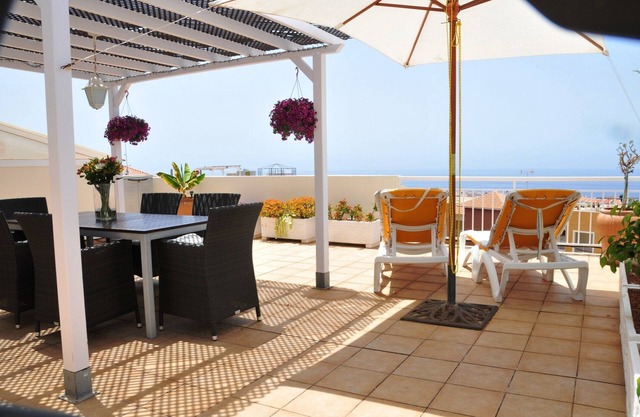 apartment with large roof terrace and panoramic sea view