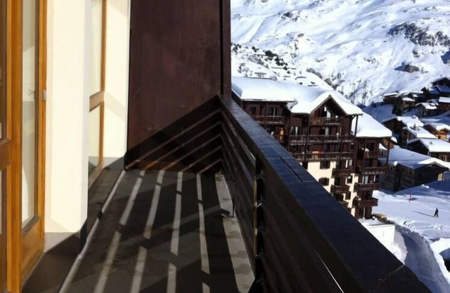 Apartment with large balcony, warm, completely renovated