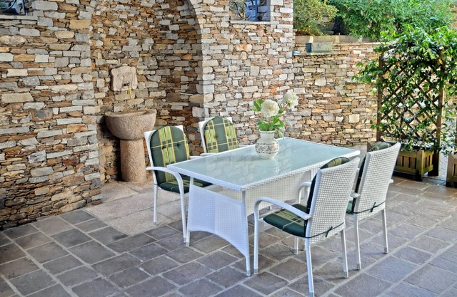 Apartment with lovely porch and garden