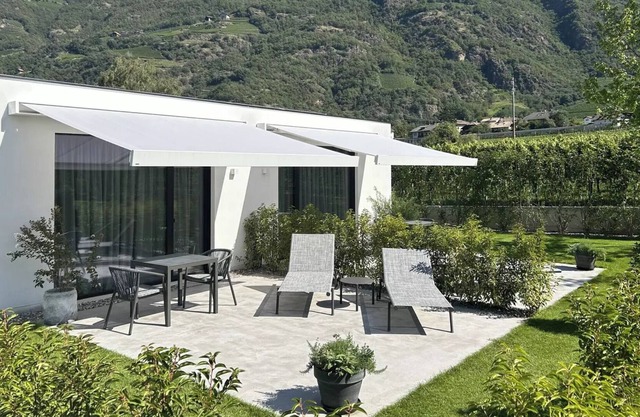 Apartment with Mountain View, Private Garden & Wi-Fi