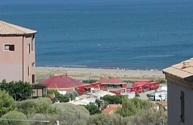 Apartment with Pool 300 m from the Beach