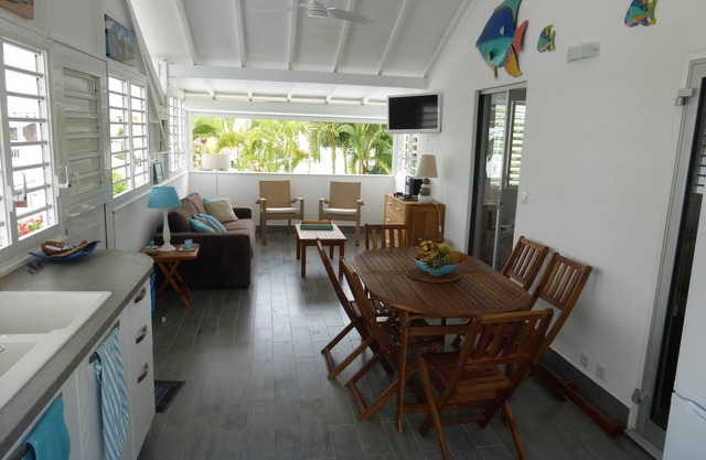 Apartment with terrace and pool