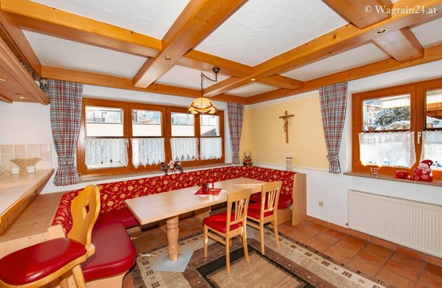 Apartment 'Zentral 180qm' with Mountain View, Private Terrace and Wi-Fi