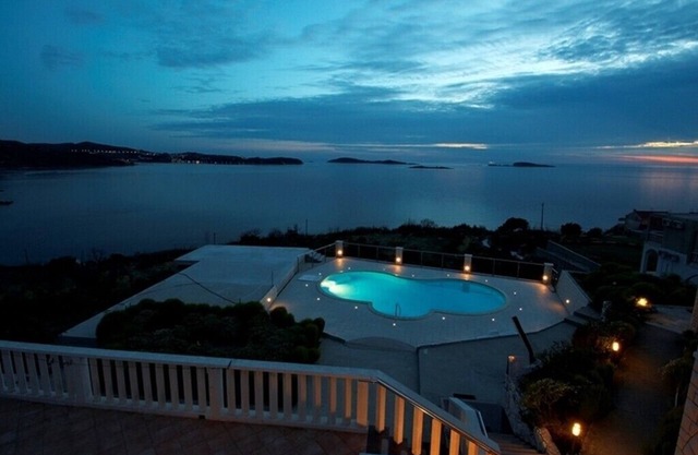 Apartments and rooms Niko, (10895), Soline, Croatia