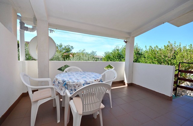 Apartments Tome (13701-A1) - Povljana - island Pag