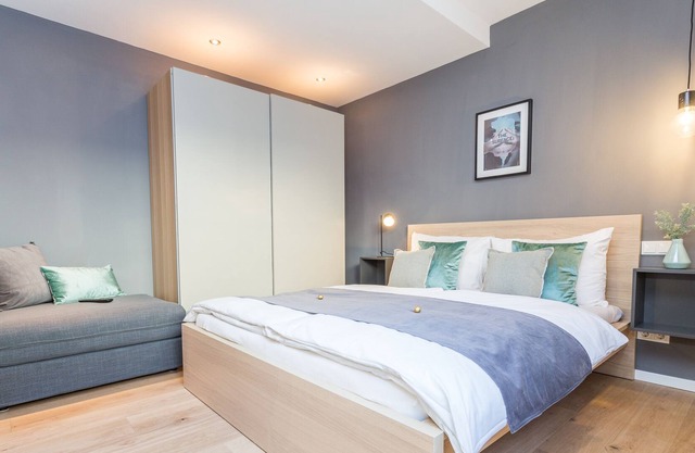 Apartments in the old town of Salzburg with pool! Only 600m from the Festspielhaus! PH