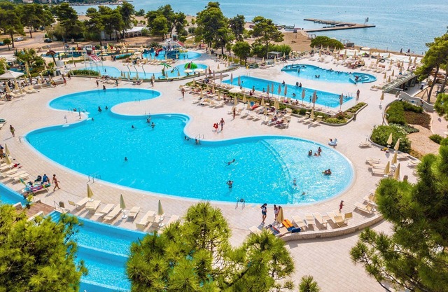 Apartments in Zaton with Pool