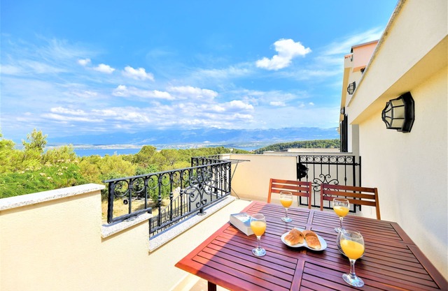 Apartments Lucija (77282-A1) - Novigrad