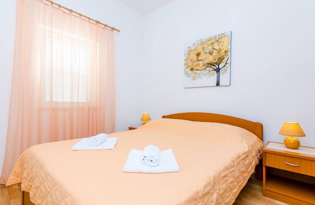 Apartments Mali Paradiso - One Bedroom Apartment with Terrace and Pool View