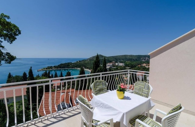 Apartments Marmo - Deluxe One Bedroom Apartment with Balcony and Sea View