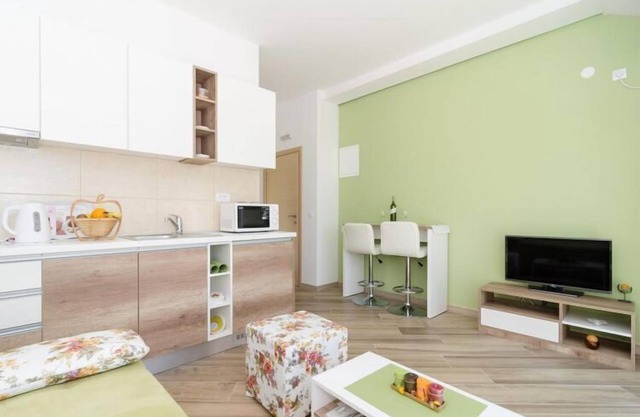Apartments Marmo - Deluxe One Bedroom Apartment with Balcony and Sea View (Apartman 4)