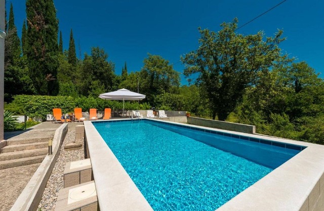 Apartments Villa Harmonia - Comfort One-Bedroom Apartment with Balcony and Shared Pool