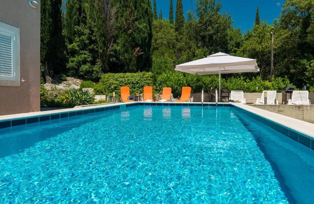 Apartments Villa Harmonia - One-Bedroom Apartment with Patio and Shared Pool