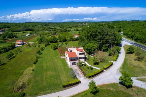 Apartments with parking space Manjadvorci, Marcana - 7445
