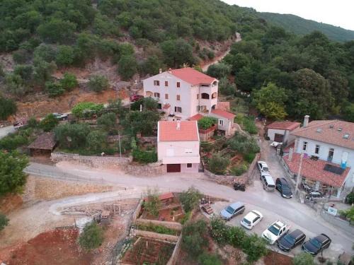 Apartments with parking space Beli, Cres - 22435