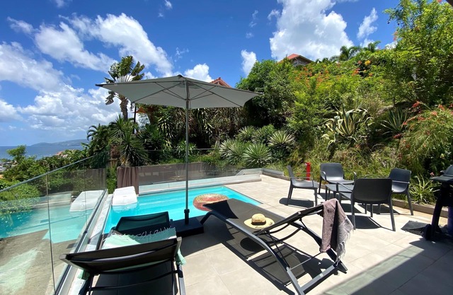 APOLLINAIRE apartment, superb sea view, private pool, beaches, shops