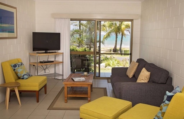 Apollo Jewel Beachfront No 2