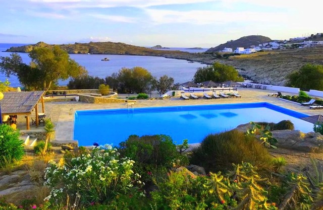 APOLLON VILLA SEAVIEW, PRIVATE BEACH+POOL IN PRIVATE RESORT