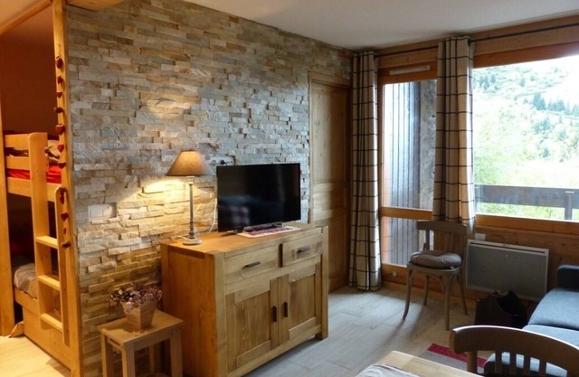 Appart. 2p comfortable - at the foot of the slopes, private Pkg, Wifi, unobstructed view