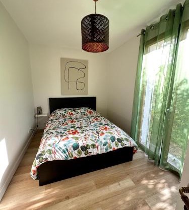 Appartement dans un ecrin de verdure terrasse privee