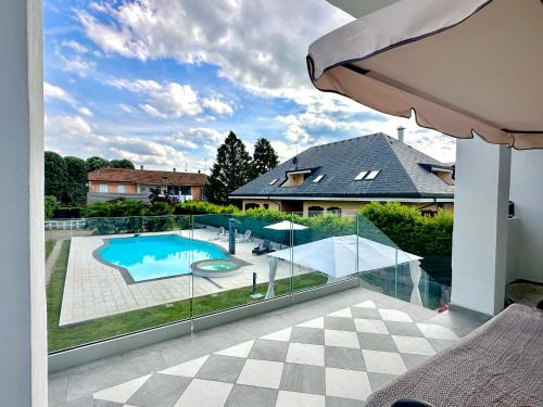 Appartamento in villa con piscina privata e vasca idromassaggio ad uso esclusivo