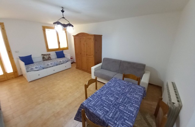 🏡🌳🏡🌳appartamento con giardino, ingresso indipendente e caminetto