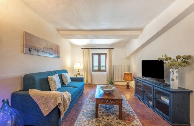 "Appartamento Panoramico" with views over the hills and Wi-Fi