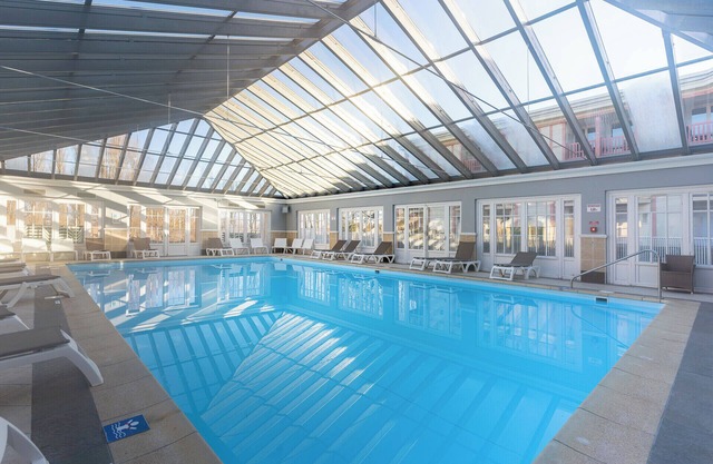 Appartement pour 6 pers dans résidence avec piscine couverte, parking (264)