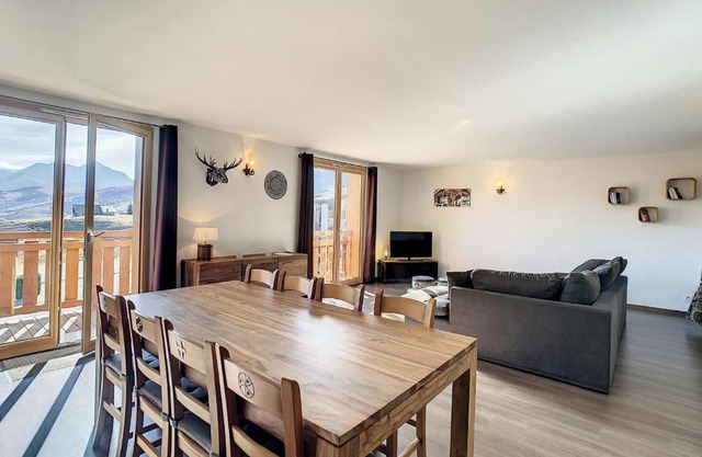 Appartement 2* 8 pers, proche télésiège, balcon sud, parking, commerces à proximité - FR-1-417-17