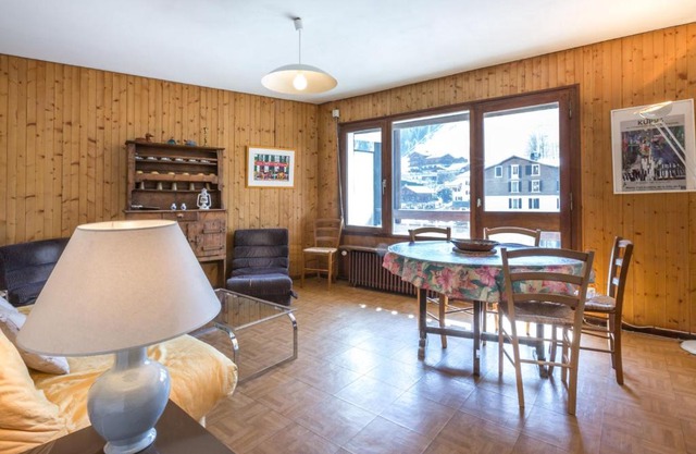 Appartement 2 Chambres avec Parking et Balcon à La Clusaz - FR-1-459-221