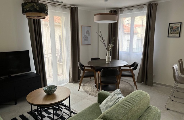 Appartement 3 P Climatisation - Garage - Centre Ville -proche Port ET Criques