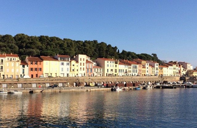 Appartement 3 Wifi, Clim, vue Latérale du Port,10 mn Plage, 3 mn du Centre