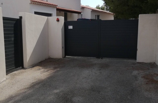 Appartement au Calme Avec vue sur Pinède à 500m de la mer