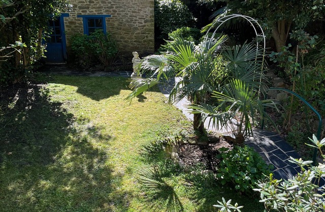 Appartement Centre Ville D'auray Avec Grande Terrasse et Jardin Privatif