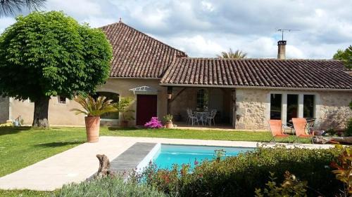 Appartement charmant a Castera Lectourois avec piscine partagee