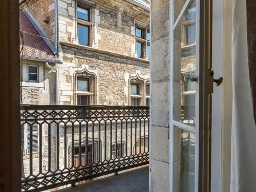 Appartement charmant au cœur de Vesoul avec parking privé - FR-1-583-509