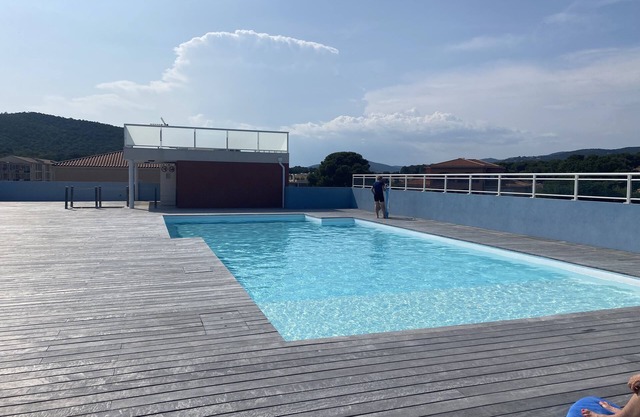 Appartement F2+ gde Terrasse, Garage Securisé, Piscine Dans L'immeuble vue mer