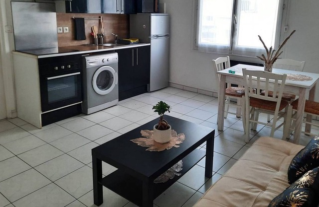 Appartement T2 Bis au Cœur de Canet Plage - 4aloh4
