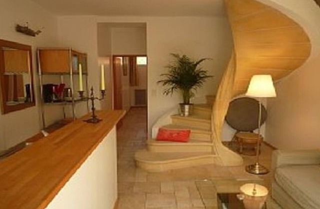APPARTEMENT MEUBLE & EQUIPE A GARCHES/30 M2/1 250 €/MOIS