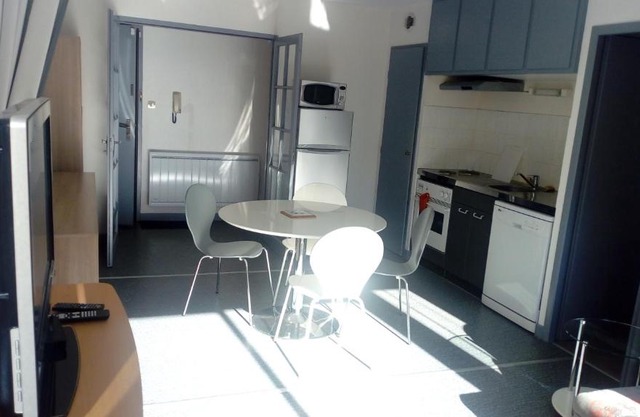 APPARTEMENT T2 AX-LES-THERMES