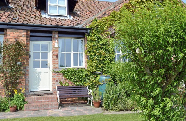 Apple Tree Cottage - E1800