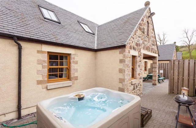 Appletree Cottage at Williamscraig Holiday Cottages